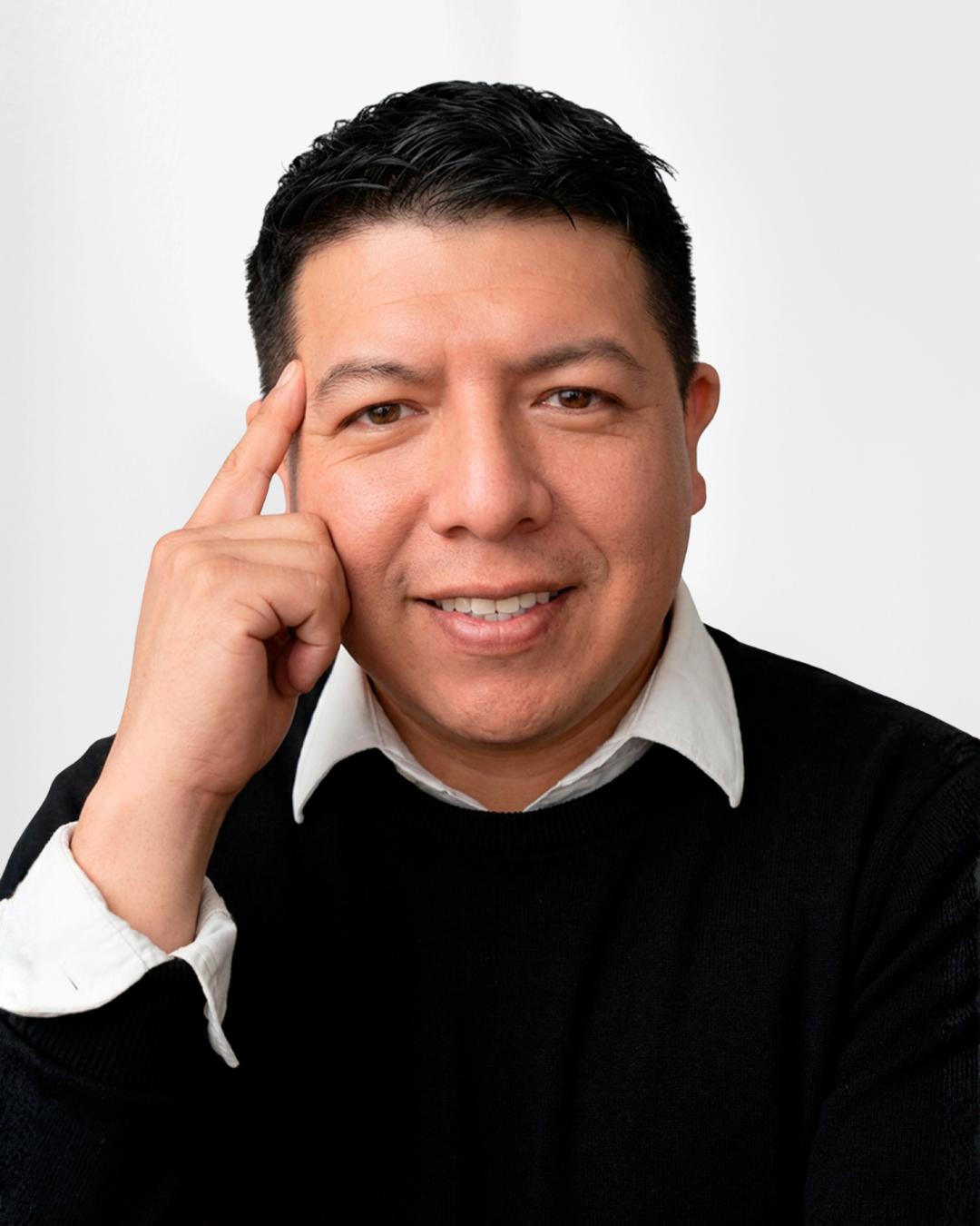 Carlos Sandoval Qaway